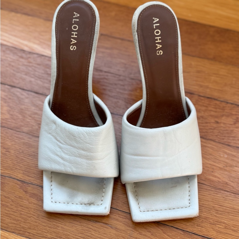 Alohas Puffy Mule. Size 39 Women’s (8.5 US)